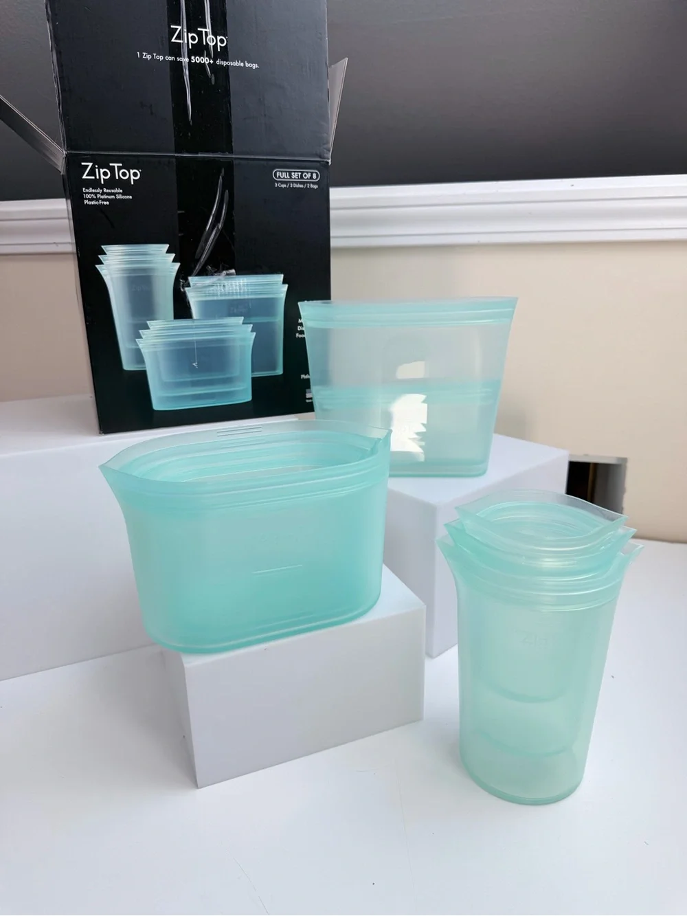Zip Top Reusable  Silicone Food Storage Set Of 8 | Never Used | Teal